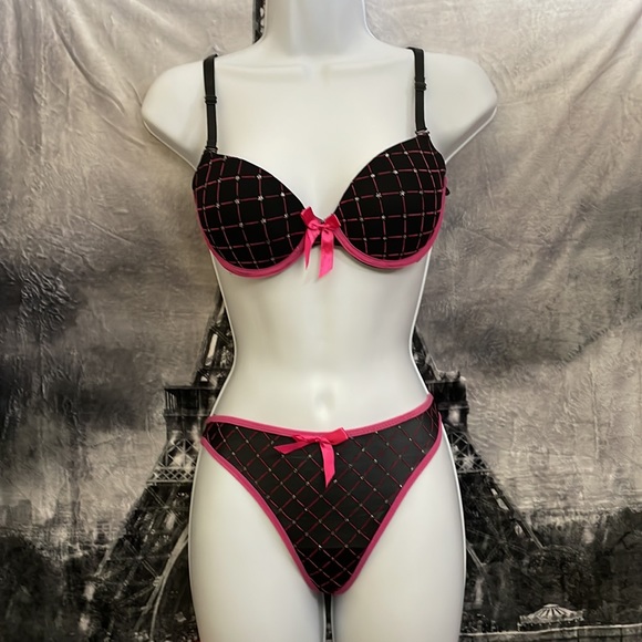 Pink/Black Bra Set - Picture 3 of 16